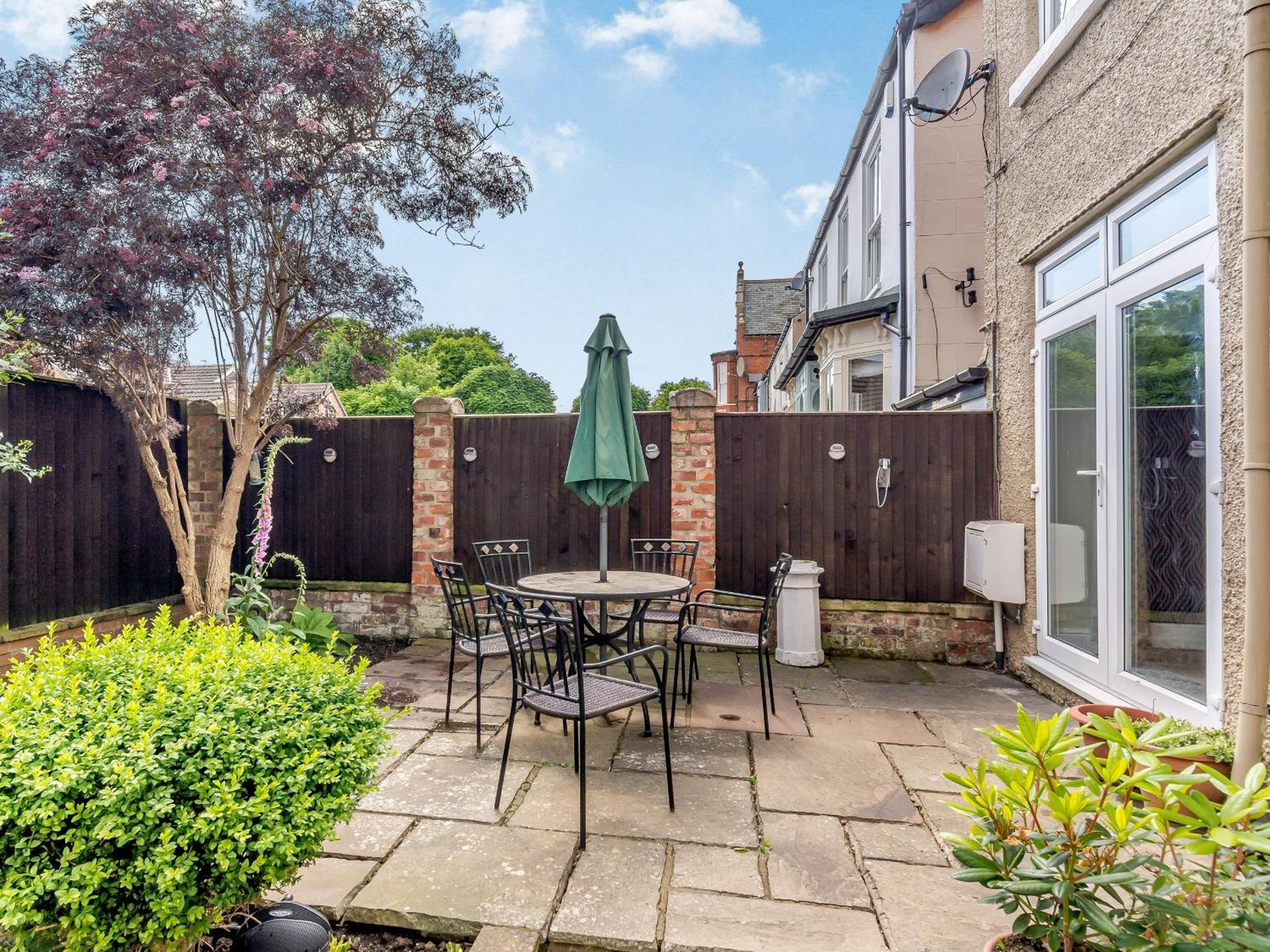 Queen Bs Bridlington Exterior photo